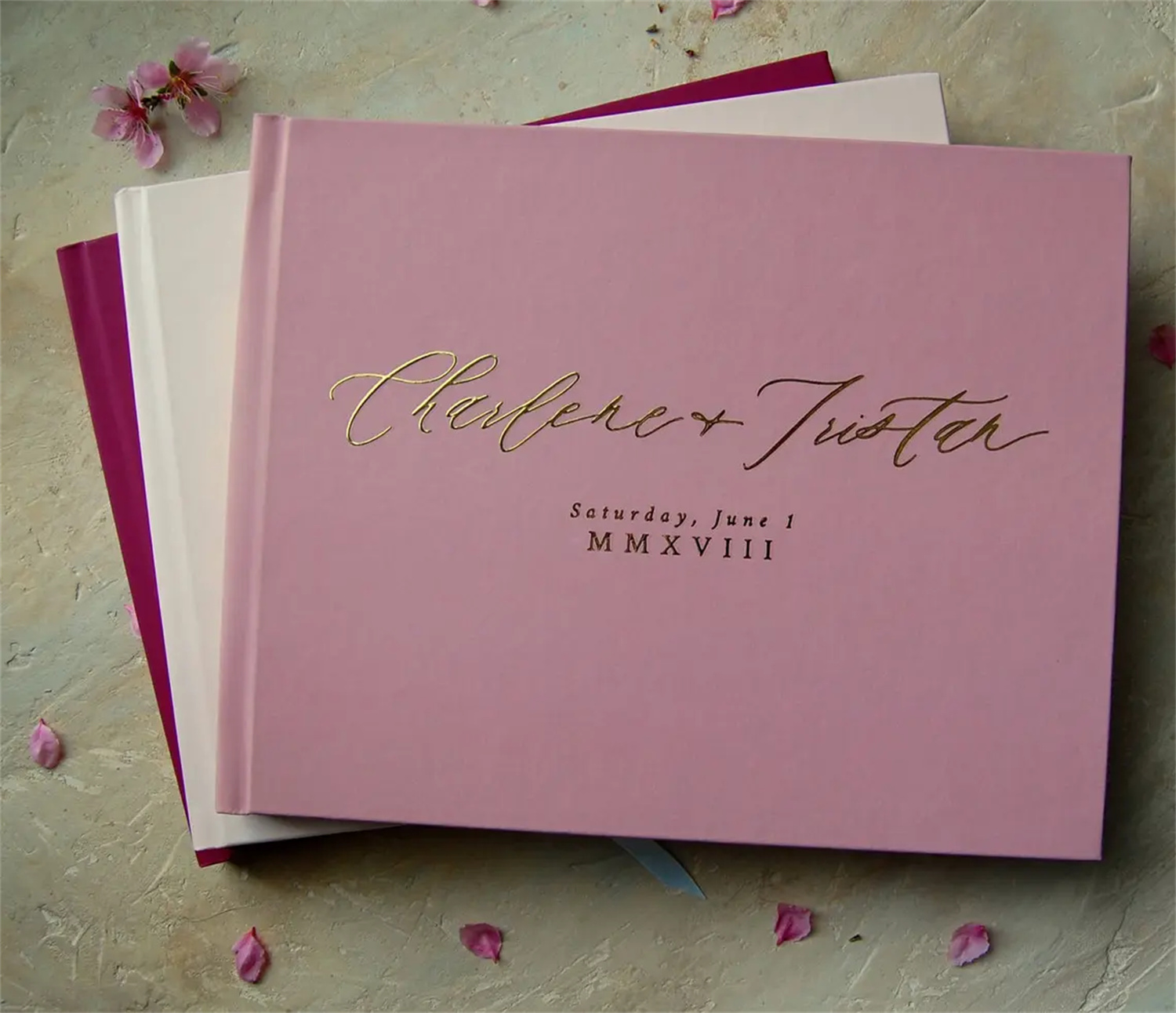 Custom Gold Foil Two Font Typo - Personalized Guest Book 评论和价格
